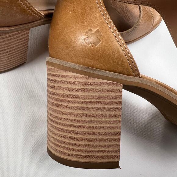 Women's Sabeni T-Strap Block-Heel City Sandals Tan Size 9.5 Runs Large (10-10.5) - Picture 12 of 13